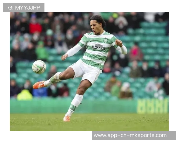 范戴克的足球传奇之路:从默默无闻到世界顶级后卫的蜕变与荣耀 范戴克的足球传奇之路:从默默无闻到世界顶级后卫的蜕变与荣耀